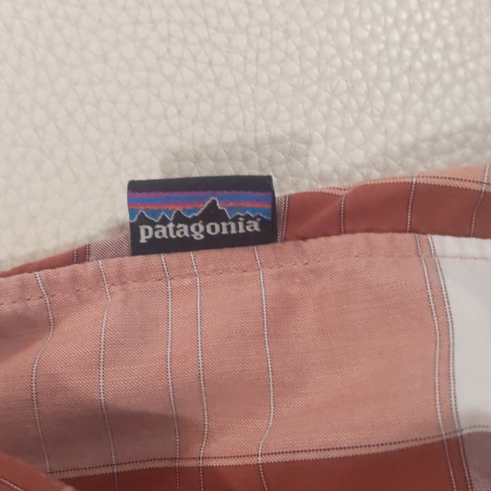 Patagonia Button Down Shirt - image 4